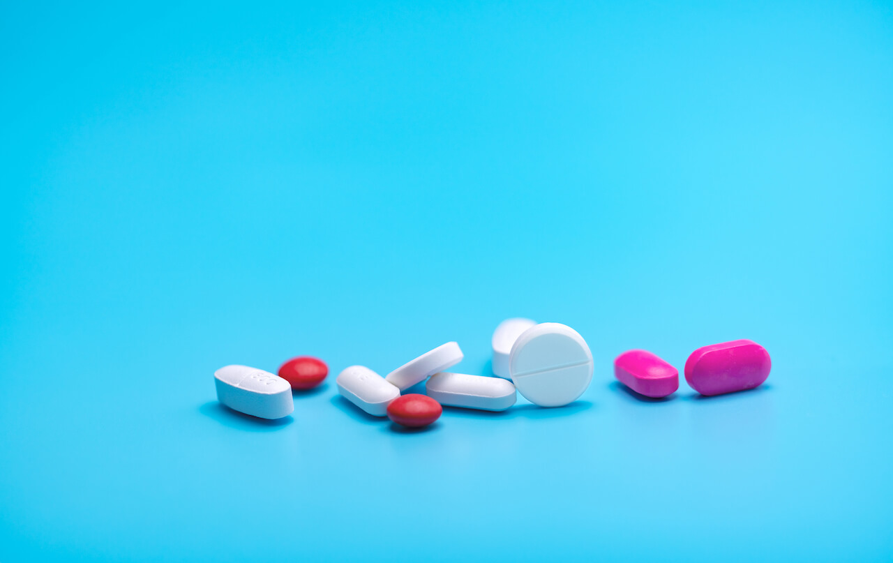 Hyperlipidemia and hypercholesterolemia medication pills for blog post on managing lipid levels"